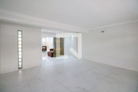 Casa à venda com 237m², 2 quartos e 2 vagas