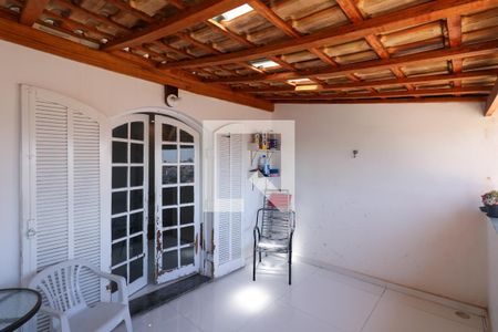 Casa à venda com 237m², 2 quartos e 2 vagas