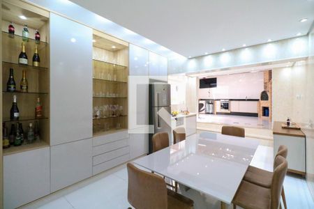 Casa à venda com 237m², 2 quartos e 2 vagas