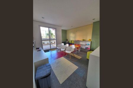 Apartamento à venda com 3 quartos, 75m² em Jardim Ester Yolanda, São Paulo