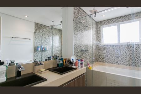 Apartamento à venda com 3 quartos, 175m² em Vila Cordeiro, São Paulo