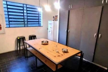 Casa à venda com 8 quartos, 250m² em Vila Madalena, São Paulo