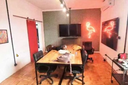 Casa à venda com 8 quartos, 250m² em Vila Madalena, São Paulo