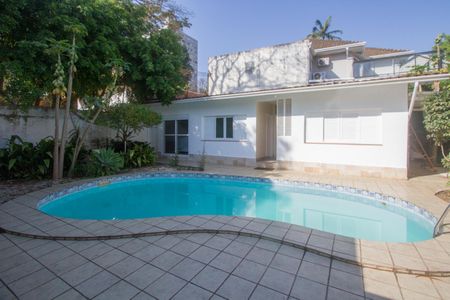 Casa para alugar com 315m², 5 quartos e 4 vagas Casa para alugar com 315m², 5 quartos e 4 vagasÁrea comum