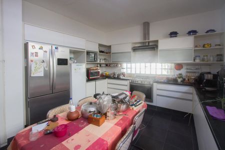 Casa para alugar com 315m², 5 quartos e 4 vagas Casa para alugar com 315m², 5 quartos e 4 vagasCozinha