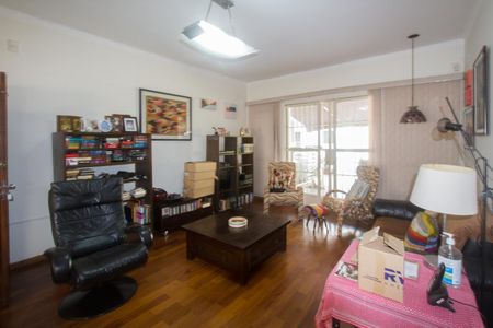 Casa para alugar com 315m², 5 quartos e 4 vagas Casa para alugar com 315m², 5 quartos e 4 vagasSala