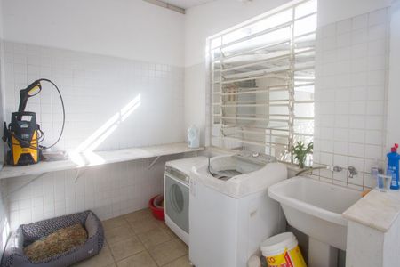 Casa para alugar com 315m², 5 quartos e 4 vagas Casa para alugar com 315m², 5 quartos e 4 vagasÁrea de Serviço