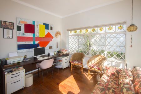 Casa para alugar com 315m², 5 quartos e 4 vagas Casa para alugar com 315m², 5 quartos e 4 vagasSala