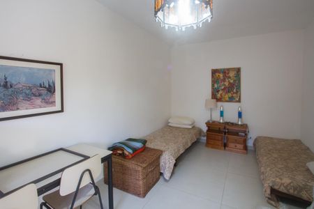 Casa para alugar com 315m², 5 quartos e 4 vagas Casa para alugar com 315m², 5 quartos e 4 vagasÁrea comum