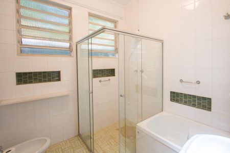 Casa para alugar com 315m², 5 quartos e 4 vagas Casa para alugar com 315m², 5 quartos e 4 vagasBanheiro