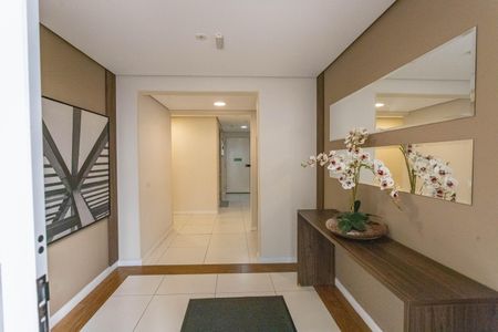 Apartamento à venda com 68m², 2 quartos e 1 vaga Apartamento à venda com 68m², 2 quartos e 1 vagaHall social