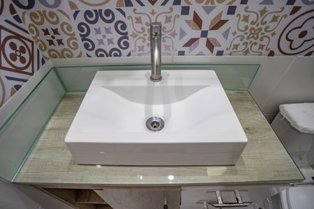 Apartamento à venda com 68m², 2 quartos e 1 vaga Apartamento à venda com 68m², 2 quartos e 1 vagaBanheiro da Suíte