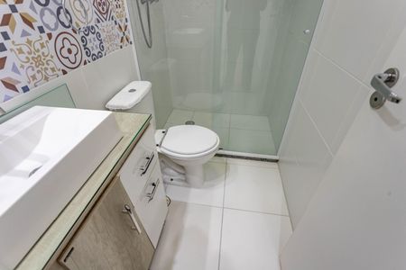 Apartamento à venda com 68m², 2 quartos e 1 vaga Apartamento à venda com 68m², 2 quartos e 1 vagaBanheiro da Suíte