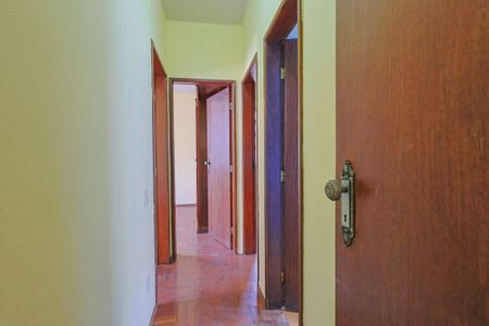 Corredor de apartamento à venda com 3 quartos, 90m² em Anchieta, Belo Horizonte