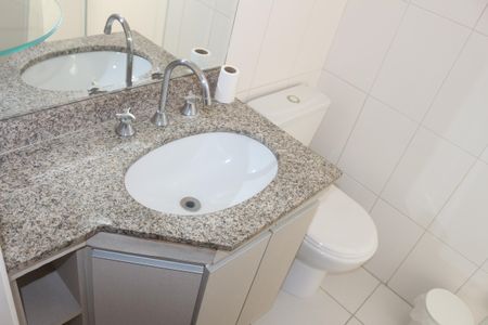 Apartamento à venda com 84m², 2 quartos e 2 vagasBanheiro da Suíte 1