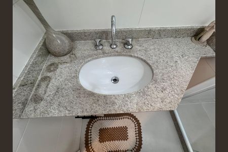 Apartamento à venda com 93m², 3 quartos e 2 vagas Apartamento à venda com 93m², 3 quartos e 2 vagasBanheiro da Suíte 1
