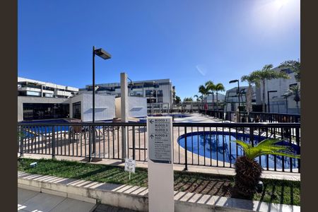 Apartamento à venda com 93m², 3 quartos e 2 vagas Apartamento à venda com 93m², 3 quartos e 2 vagasÁrea comum - Piscina