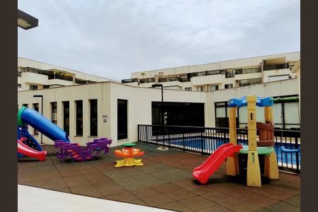 Apartamento à venda com 93m², 3 quartos e 2 vagas Apartamento à venda com 93m², 3 quartos e 2 vagasÁrea Comum - Playground