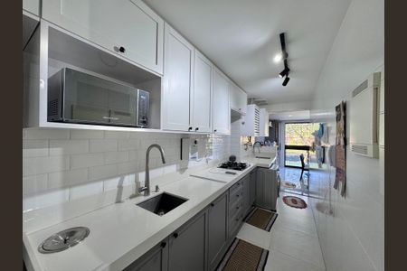 Apartamento à venda com 93m², 3 quartos e 2 vagas Apartamento à venda com 93m², 3 quartos e 2 vagasCozinha