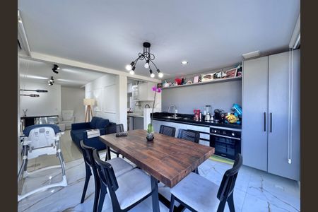 Apartamento à venda com 93m², 3 quartos e 2 vagas Apartamento à venda com 93m², 3 quartos e 2 vagasVaranda