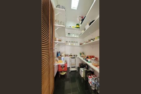 Casa à venda com 565m², 4 quartos e 10 vagas