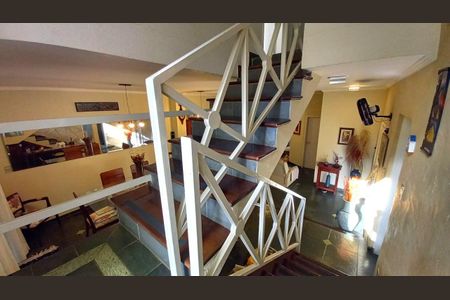 Casa à venda com 154m², 3 quartos e 2 vagas