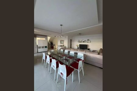 Casa à venda com 253m², 4 quartos e 3 vagas