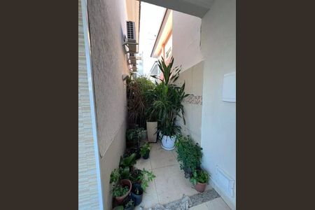 Casa à venda com 253m², 4 quartos e 3 vagas