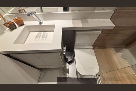 Apartamento à venda com 70m², 2 quartos e 2 vagasBanheiro da Suíte