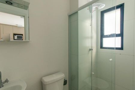 Banheiro Social de kitnet/studio para alugar com 1 quarto, 24m² em Novo Mundo, Curitiba