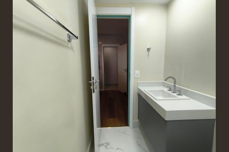 Apartamento à venda com 128m², 3 quartos e 2 vagasBanheiro da Suíte 2 