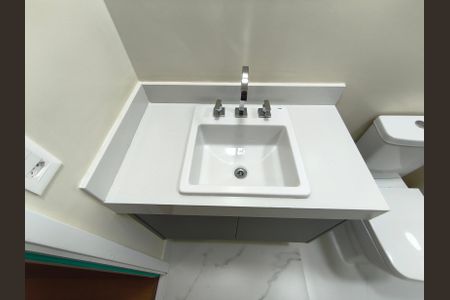 Apartamento à venda com 128m², 3 quartos e 2 vagasBanheiro da Suíte 2 