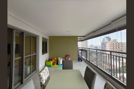 Apartamento à venda com 128m², 3 quartos e 2 vagasVaranda