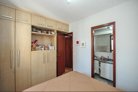 Apartamento à venda com 70m², 3 quartos e 2 vagasSuíte