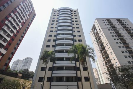 Apartamento à venda com 70m², 3 quartos e 2 vagas Apartamento à venda com 70m², 3 quartos e 2 vagasFachada