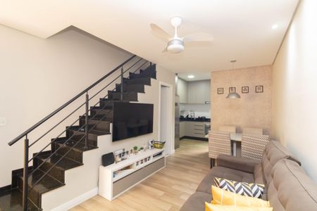Sala de casa de condomínio para alugar com 2 quartos, 65m² em Parada Xv de Novembro, São Paulo