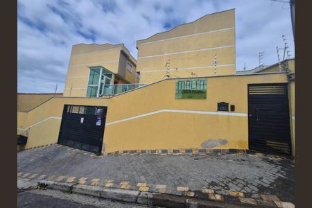 Casa de condomínio à venda com 65m², 2 quartos e 1 vagaFachada