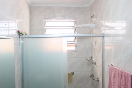 Casa à venda com 158m², 2 quartos e 2 vagasBanheiro 