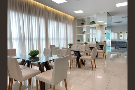 Apartamento para alugar com 264m², 4 quartos e 3 vagas Apartamento para alugar com 264m², 4 quartos e 3 vagasÁrea comum