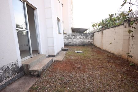 Apartamento para alugar com 80m², 2 quartos e 1 vagaQuintal