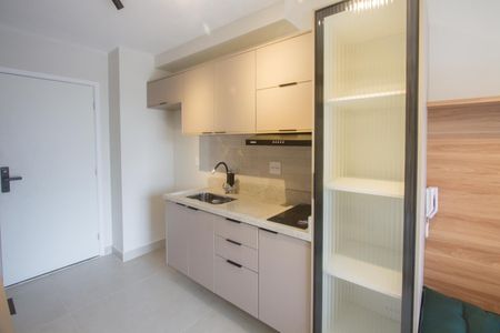 Cozinha de kitnet/studio para alugar com 1 quarto, 25m² em Jardim das Acacias, São Paulo