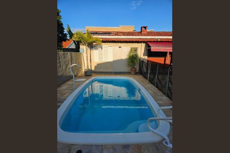 Casa à venda com 148m², 3 quartos e 3 vagasPiscina