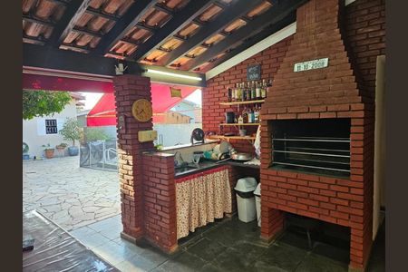 Casa à venda com 148m², 3 quartos e 3 vagasChurrasqueira