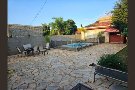 Casa à venda com 148m², 3 quartos e 3 vagasPátio