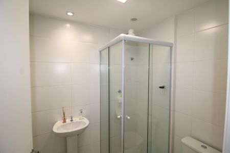 Banheiro de kitnet/studio à venda com 1 quarto, 30m² em Parada Inglesa, São Paulo