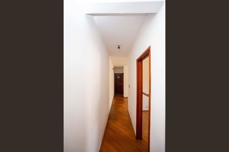 Apartamento à venda com 63m², 2 quartos e 2 vagasCorredor