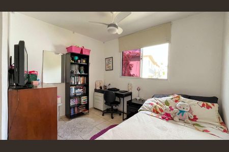 Casa à venda com 99m², 2 quartos e 2 vagas