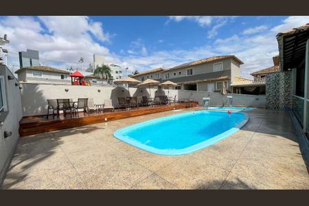 Casa à venda com 99m², 2 quartos e 2 vagas