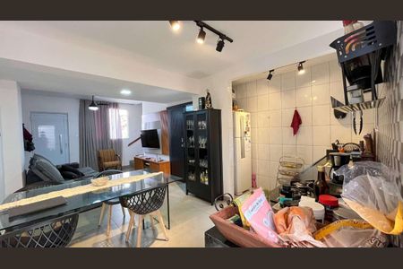 Casa à venda com 99m², 2 quartos e 2 vagas