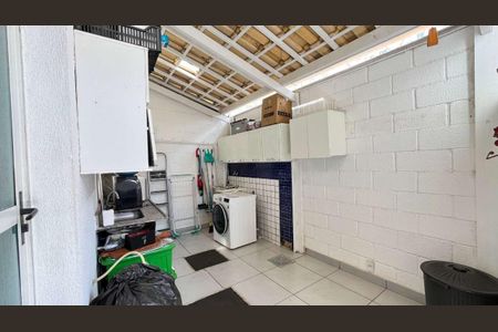Casa à venda com 99m², 2 quartos e 2 vagas